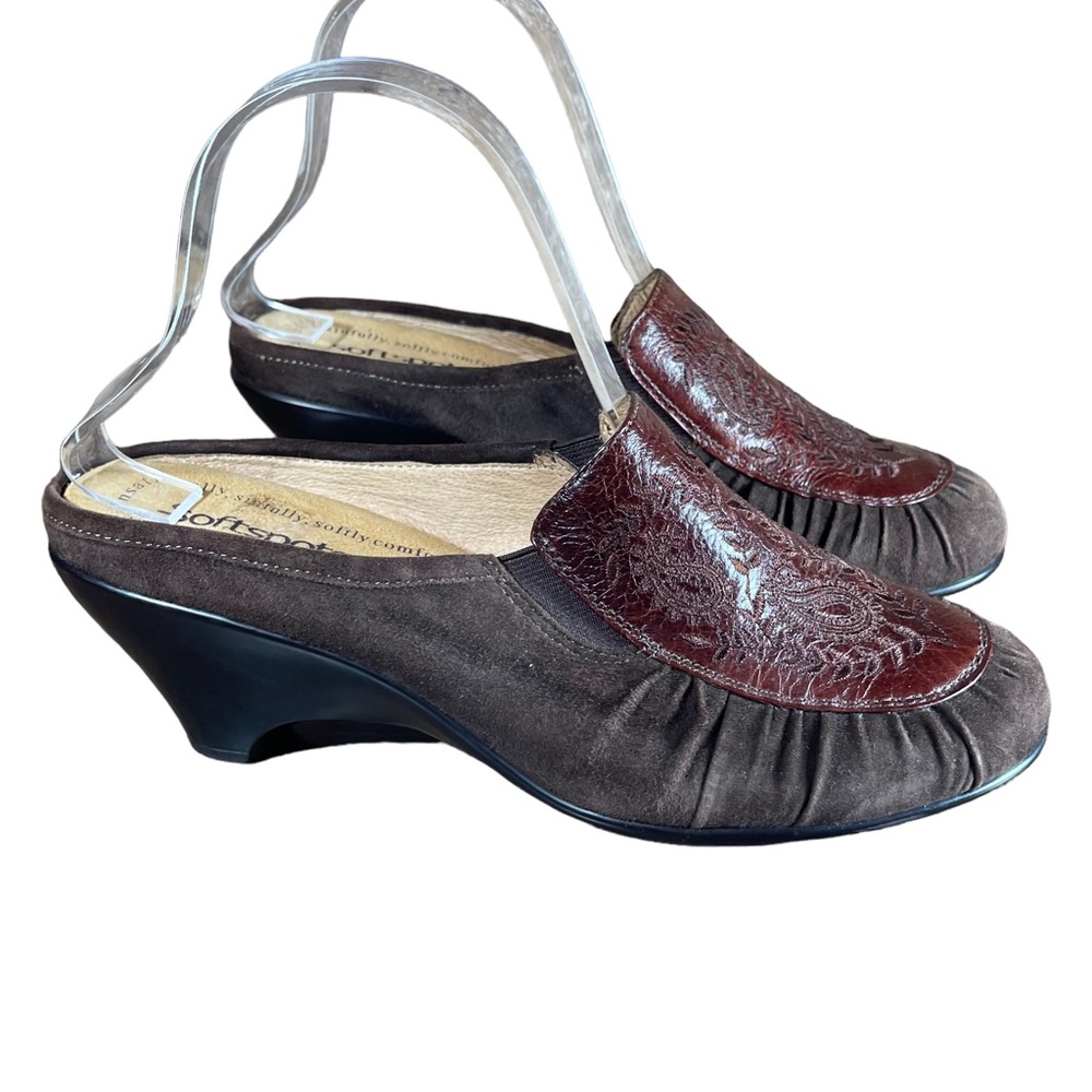 Softspots Brown Embossed Slip On Mules Womens Shoes size 7.5 excellent condition